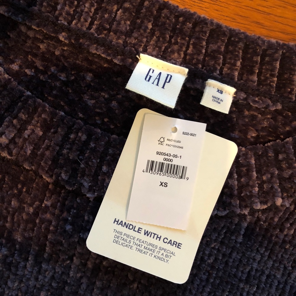 Gap Crewneck Sweater - Picture 2 of 3